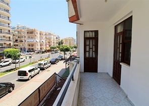 Трехкомнатная квартира с отдельной кухней