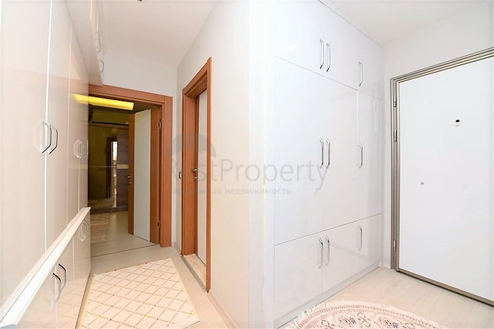 Трехкомнатная квартира с мебелью в районе Кестель