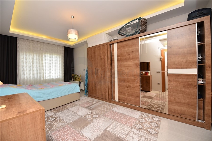 Трехкомнатная квартира с мебелью в районе Кестель