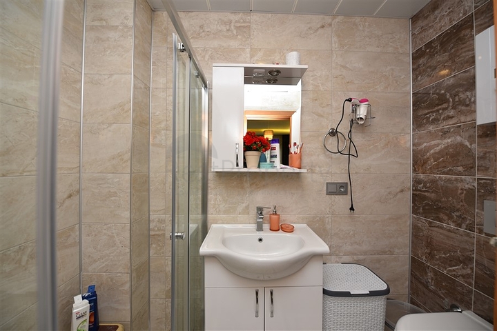 Трехкомнатная квартира с мебелью в районе Кестель