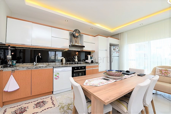 Трехкомнатная квартира с мебелью в районе Кестель