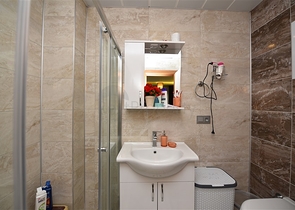 Трехкомнатная квартира с мебелью в районе Кестель