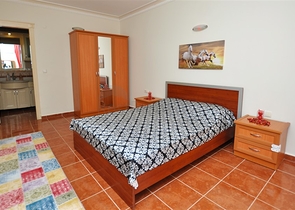 Меблированная квартира с двумя спальнями по очень выгодной цене