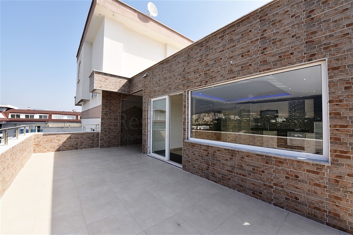 Апартаменты с личной лоджией и видом на город