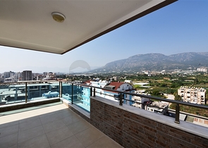 Апартаменты с личной лоджией и видом на город