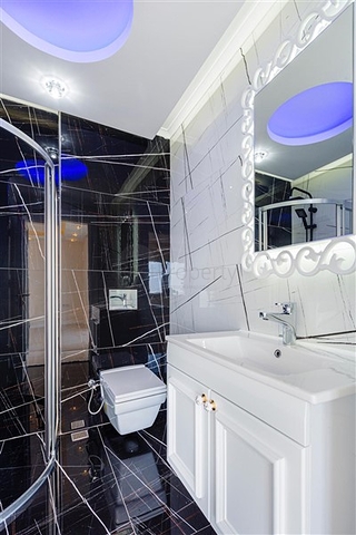 Роскошный пентхаус планировки 4+1 с видом на море