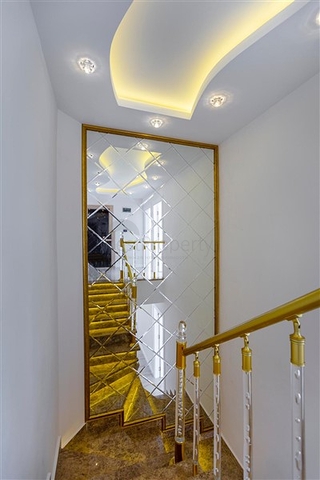 Роскошный пентхаус планировки 4+1 с видом на море