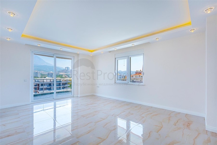 Роскошный пентхаус планировки 4+1 с видом на море