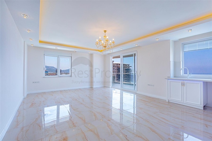 Роскошный пентхаус планировки 4+1 с видом на море