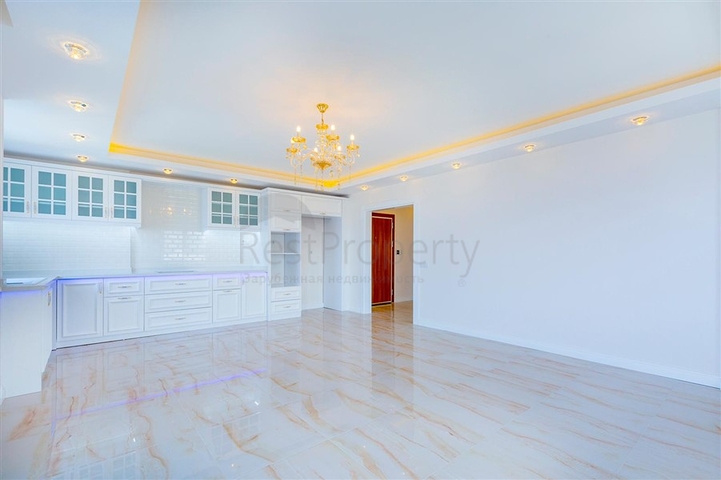 Роскошный пентхаус планировки 4+1 с видом на море