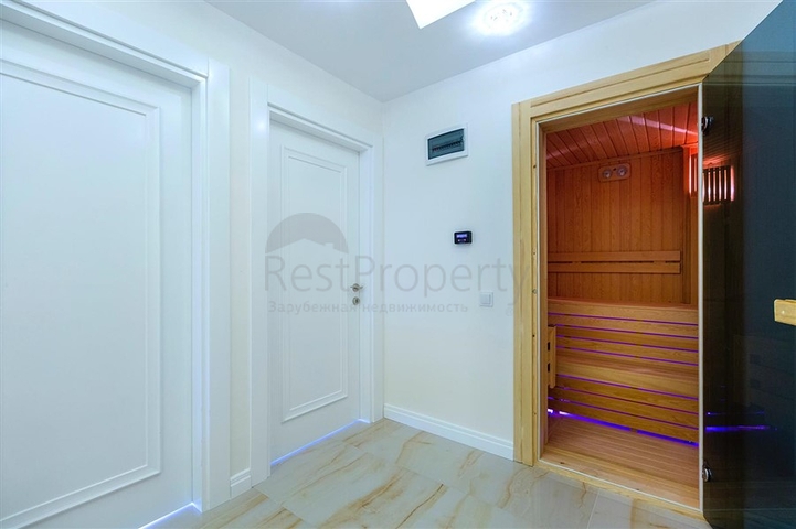 Роскошный пентхаус планировки 4+1 с видом на море