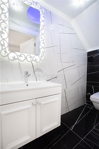 Роскошный пентхаус планировки 4+1 с видом на море