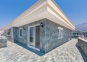 Роскошный пентхаус планировки 4+1 с видом на море