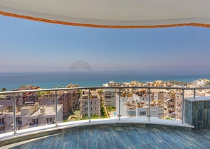 Роскошный пентхаус планировки 4+1 с видом на море