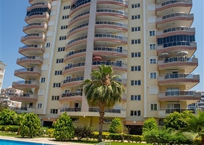 Роскошный пентхаус планировки 4+1 с видом на море