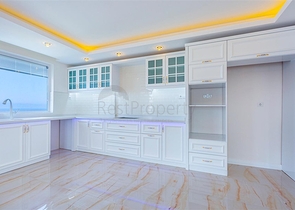 Роскошный пентхаус планировки 4+1 с видом на море