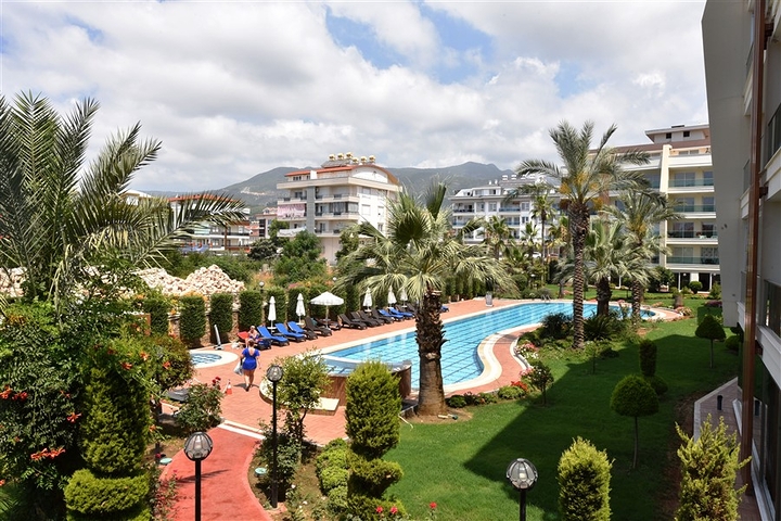 Трёхкомнатная меблированная квартира в престижном районе Оба