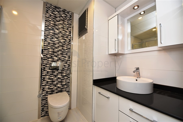 Трёхкомнатная меблированная квартира в престижном районе Оба