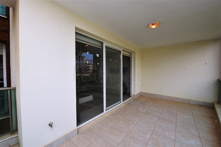 Трёхкомнатная меблированная квартира в престижном районе Оба