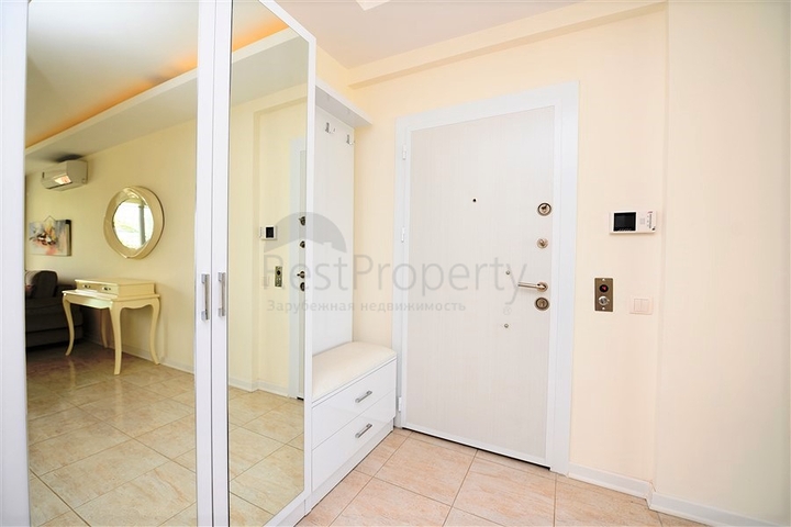 Трёхкомнатная меблированная квартира в престижном районе Оба