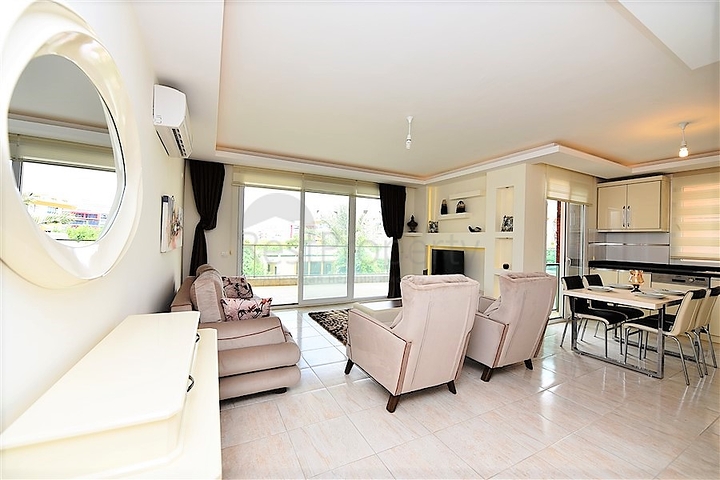 Трёхкомнатная меблированная квартира в престижном районе Оба