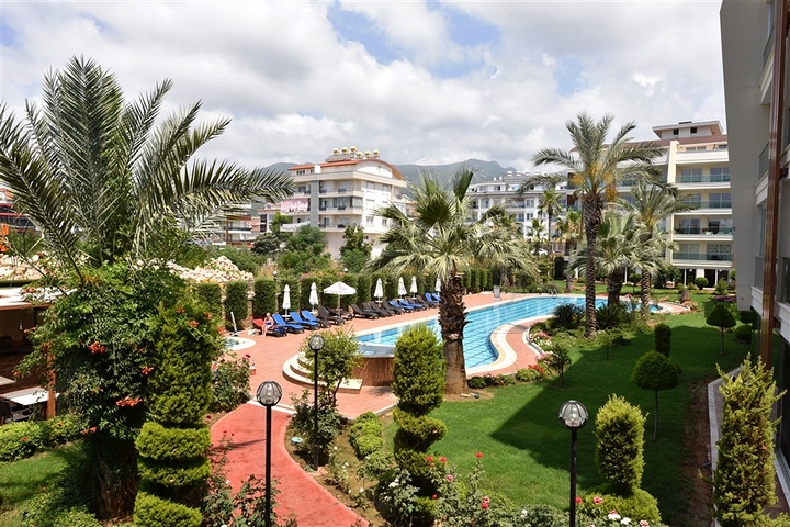 Трёхкомнатная меблированная квартира в престижном районе Оба