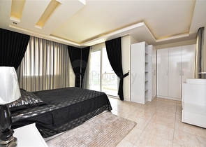 Трёхкомнатная меблированная квартира в престижном районе Оба