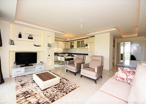 Трёхкомнатная меблированная квартира в престижном районе Оба