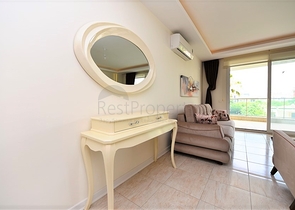 Трёхкомнатная меблированная квартира в престижном районе Оба