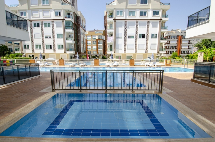 Двухкомнатная квартира с мебелью в Лимане Коньяалты