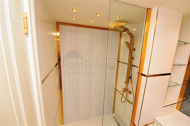 Квартира 2+1 в шикарном комплексе в центре Алании