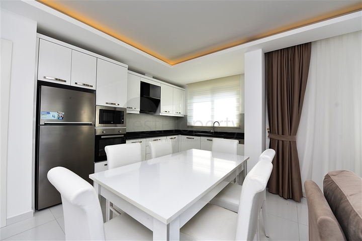 Квартира с мебелью в комплексе с зимним бассейном