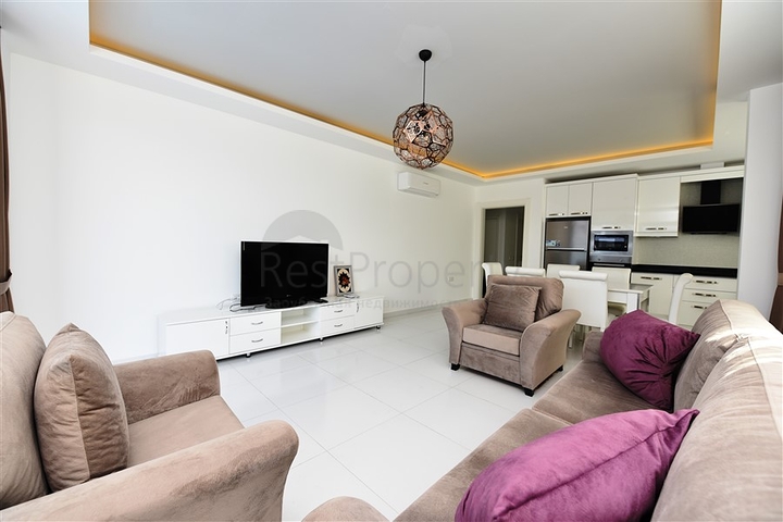 Квартира с мебелью в комплексе с зимним бассейном