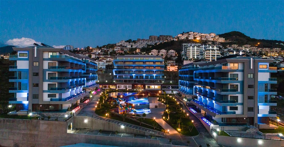 Квартира с мебелью в комплексе с зимним бассейном