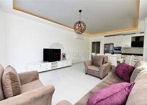 Квартира с мебелью в комплексе с зимним бассейном