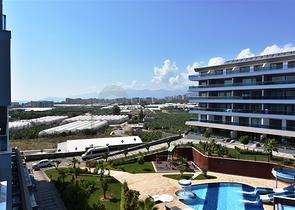 Квартира с мебелью в комплексе с зимним бассейном