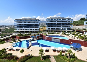 Квартира с мебелью в комплексе с зимним бассейном