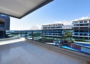 Квартира с мебелью в комплексе с зимним бассейном