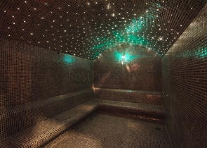 Квартира с мебелью в комплексе с зимним бассейном