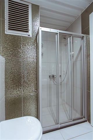 Светлая просторная квартира на берегу горной реки