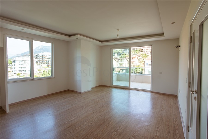 Светлая просторная квартира на берегу горной реки