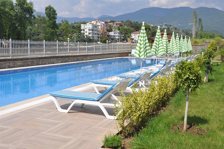 Светлая просторная квартира на берегу горной реки