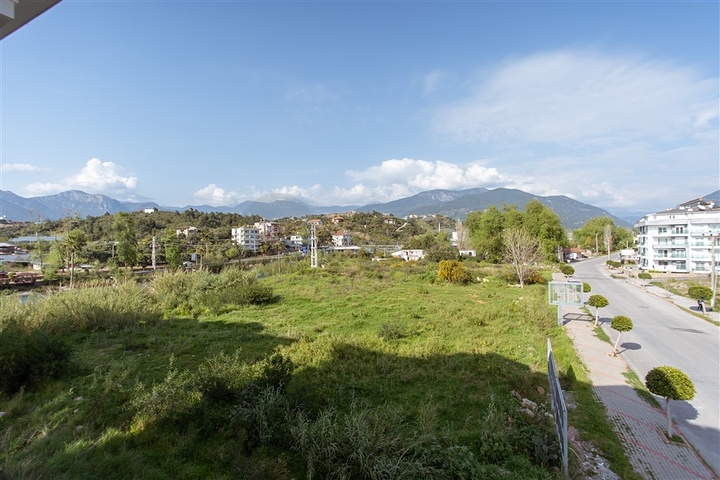 Светлая просторная квартира на берегу горной реки