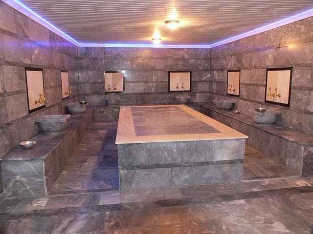 Светлая просторная квартира на берегу горной реки