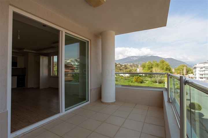 Светлая просторная квартира на берегу горной реки