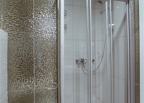 Светлая просторная квартира на берегу горной реки