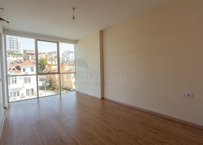 Светлая просторная квартира на берегу горной реки