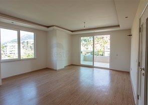 Светлая просторная квартира на берегу горной реки