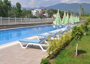 Светлая просторная квартира на берегу горной реки