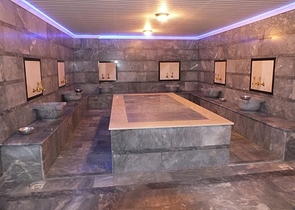 Светлая просторная квартира на берегу горной реки